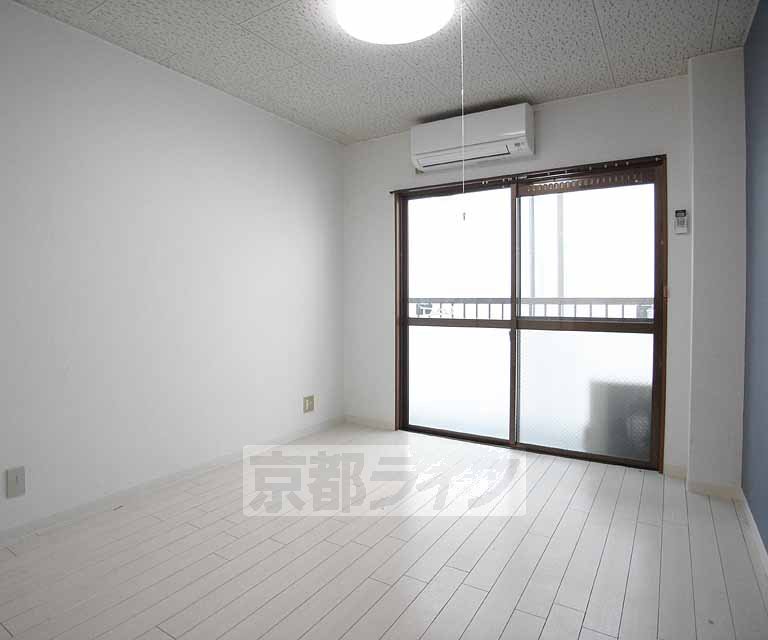 居室・リビング　広々したお部屋です。