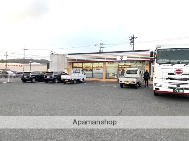 コンビニ　セブン－イレブン福山神辺店（コンビニ）まで527m