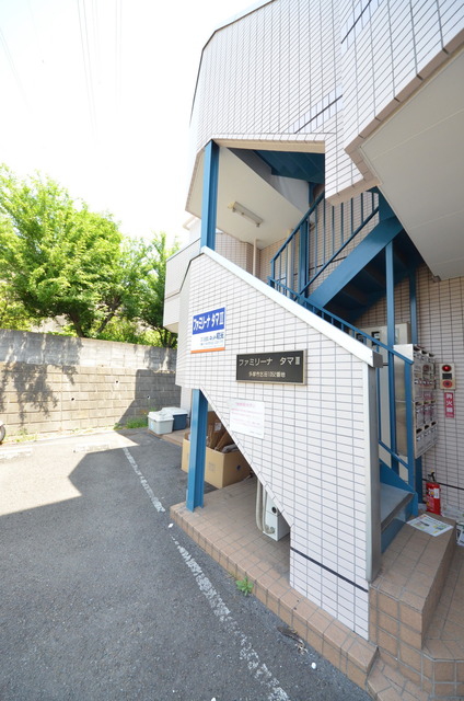 エントランス　★共用部分もしっかりお手入れされています★