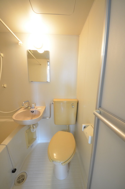 トイレ　★ユニットバスはお掃除も楽々★