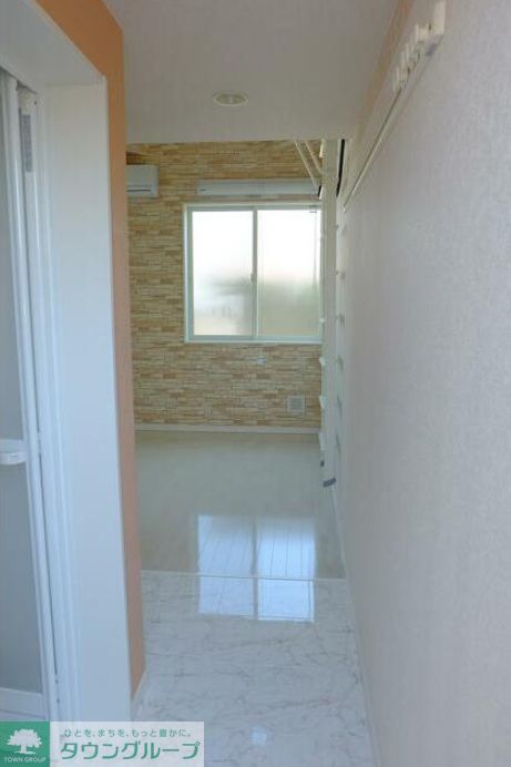 居室・リビング　玄関