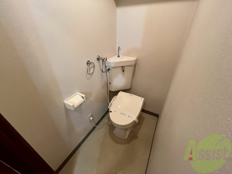 トイレ　こちらはトイレです。清潔感があり、安心して使用できます。