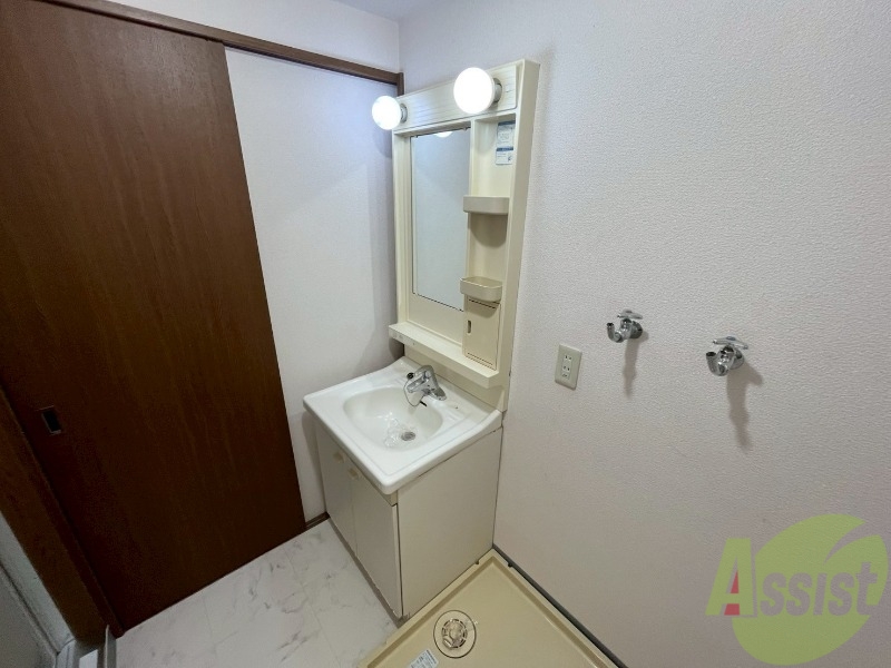 洗面設備　こちらに洗面台があります。朝の洗顔はこちらで。