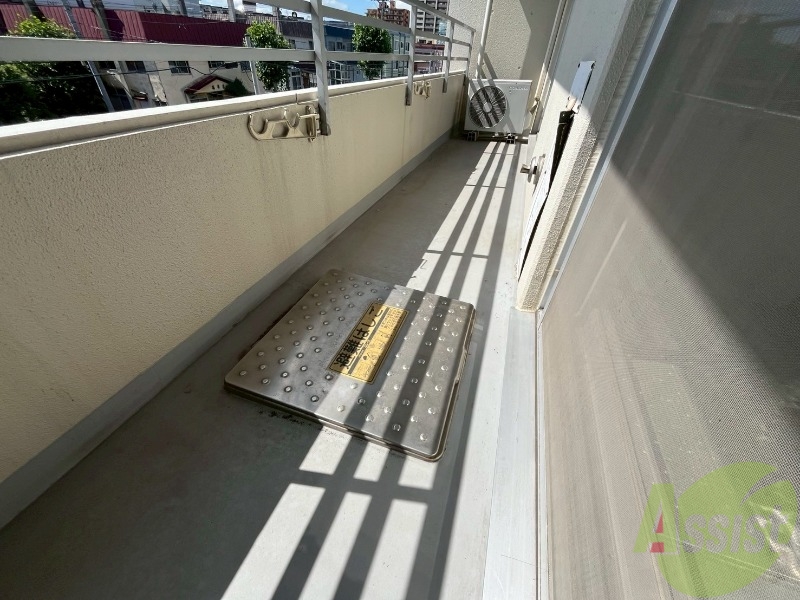 バルコニー　バルコニーが付いていますので一息ついてみてはいかがですか。