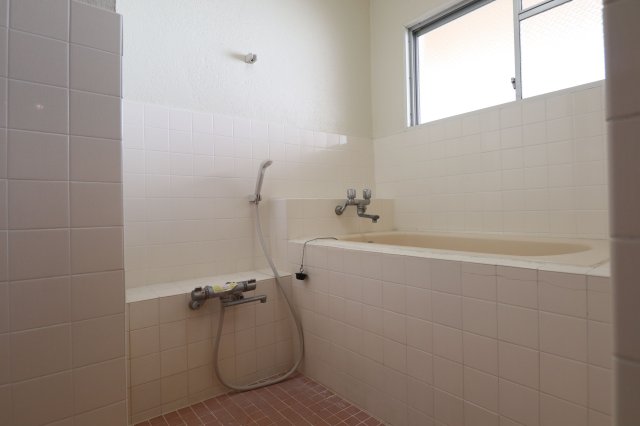 バス・シャワールーム　ゆったり過ごせるお風呂です※同タイプのお部屋となります。