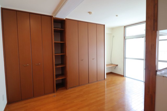 居室・リビング　ゆったり過ごせる居間です※同タイプのお部屋となります。