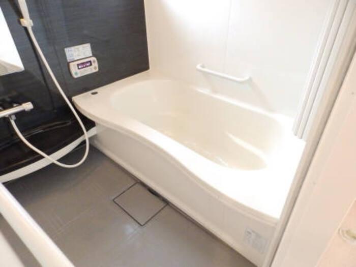 バス・シャワールーム　浴室乾燥機付き一坪風呂