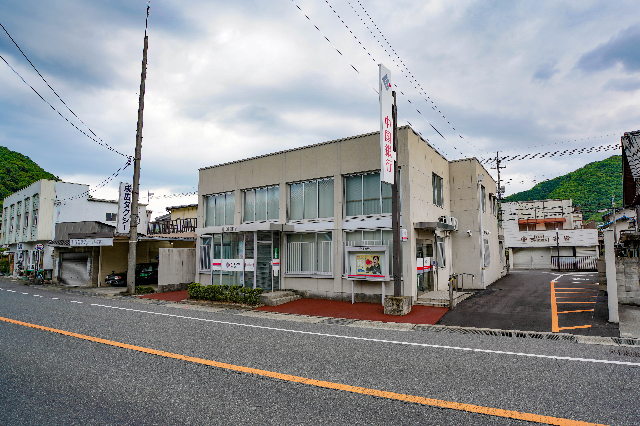 銀行　中国銀行金川支店（銀行）まで3943m