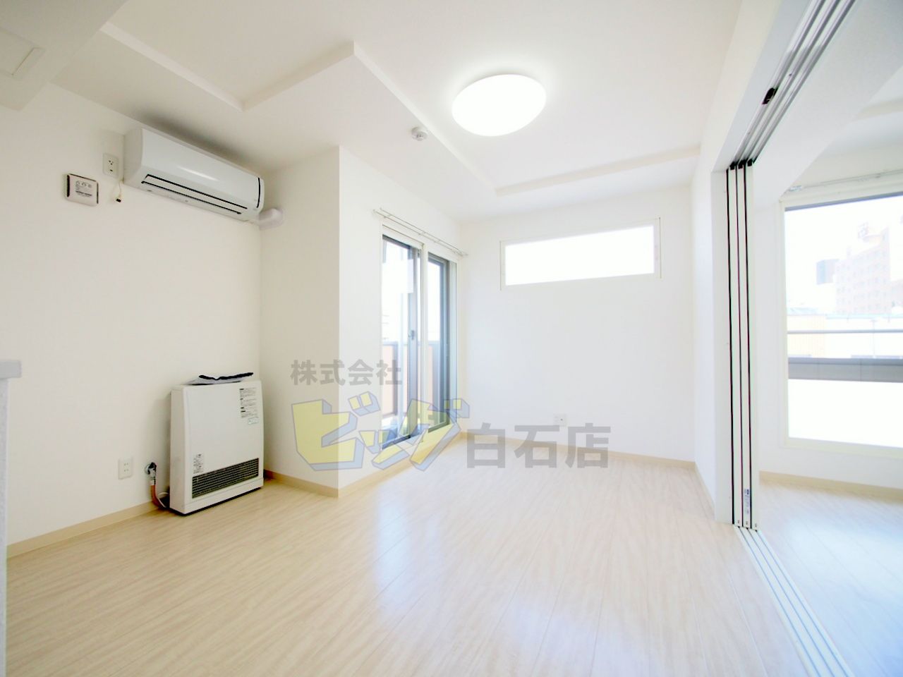 居室・リビング　日当たり良好で明るいリビングです♪