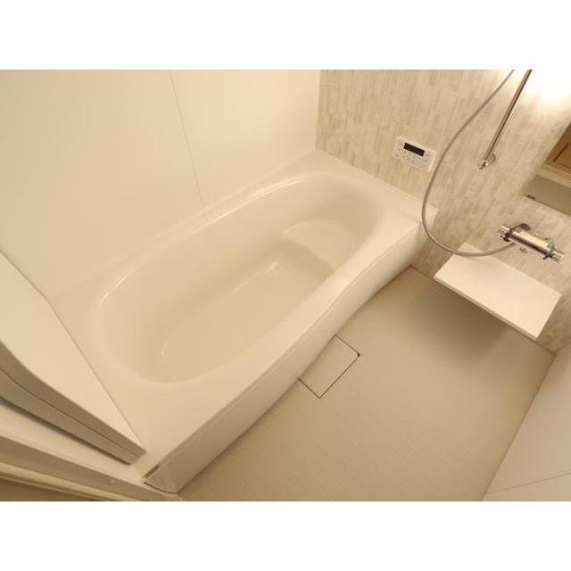 バス・シャワールーム　同タイプ部屋の画像です（仕様・設備等異な