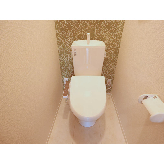 トイレ　同タイプ部屋の画像です（仕様・設備等異な