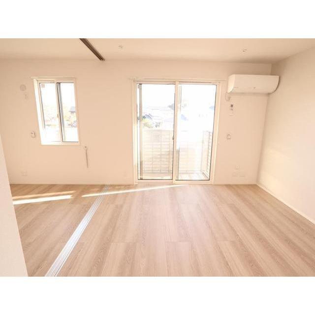 居室・リビング　同タイプ部屋の画像です（仕様・設備等異な