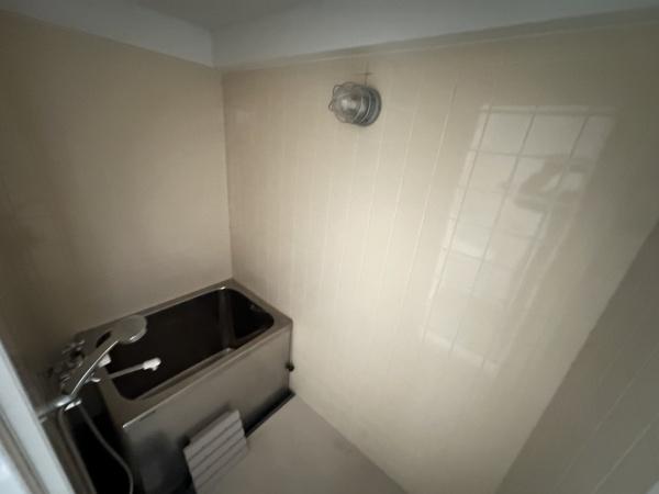 バス・シャワールーム　キレイにリフォームされています！