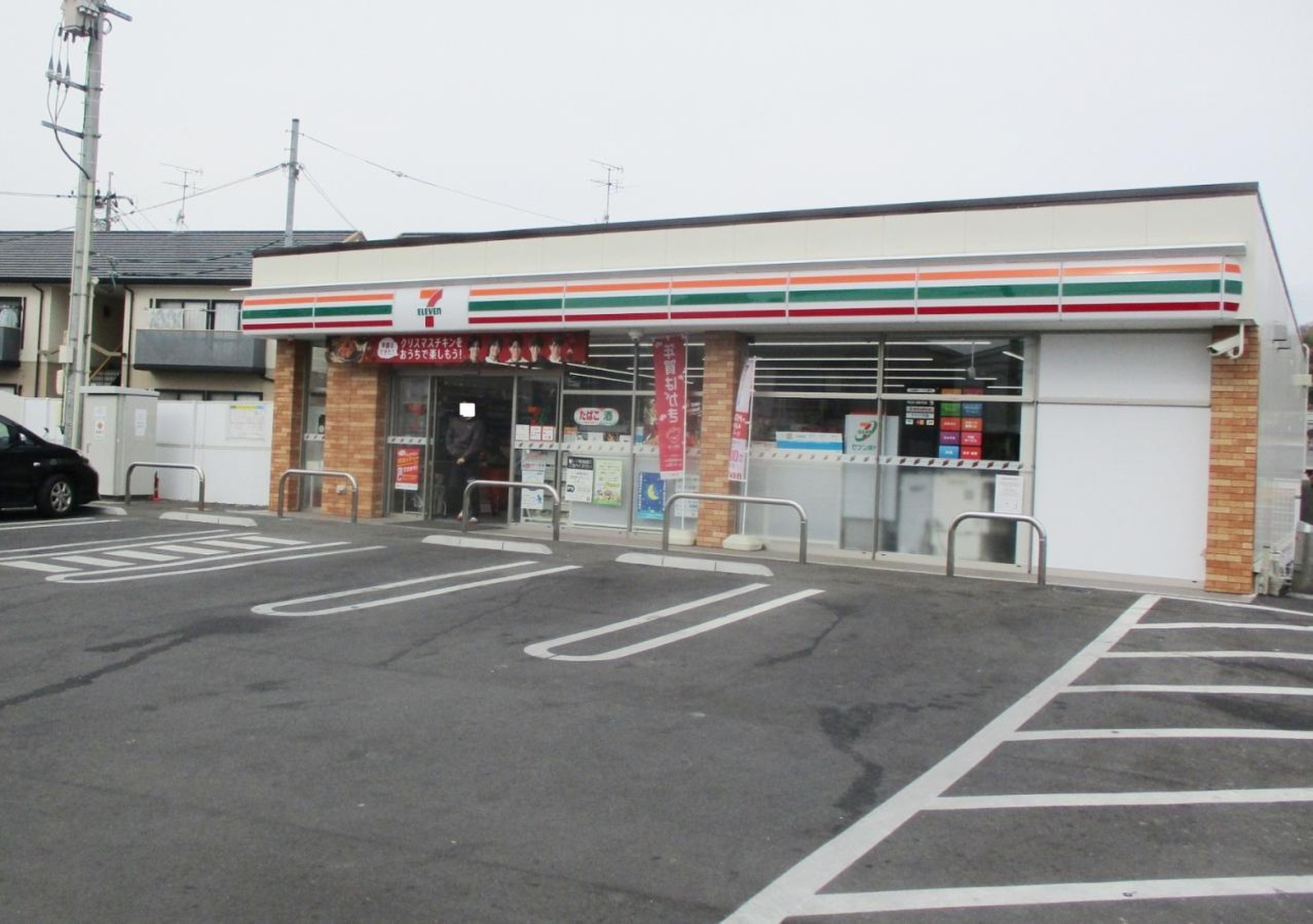 コンビニ　セブンイレブン岡山山崎店（コンビニ）まで244m