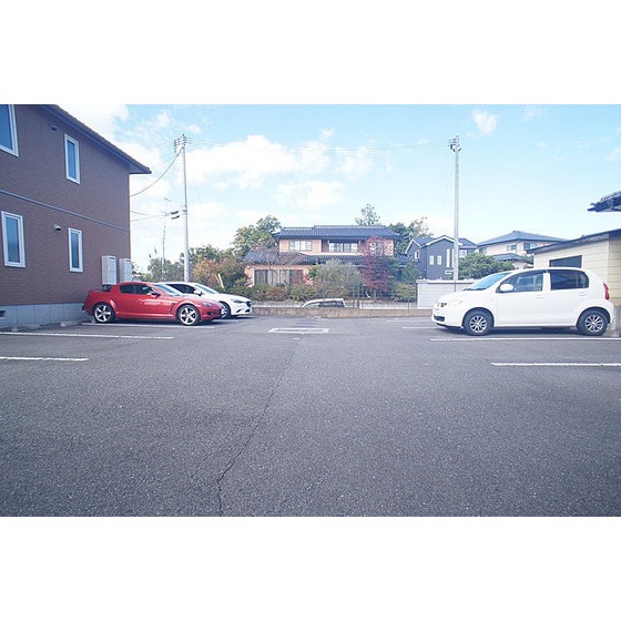 駐車場　１台込み