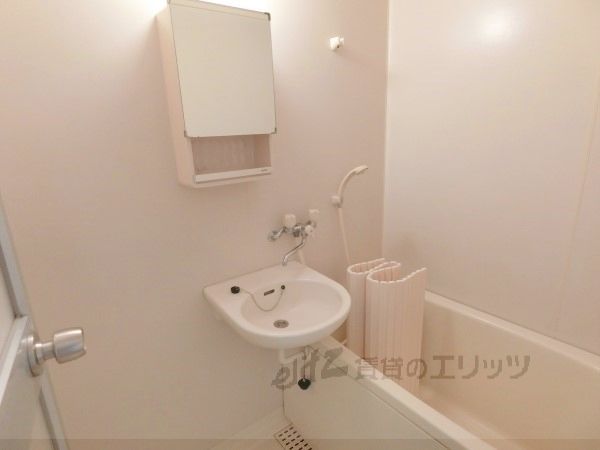 バス・シャワールーム　風呂