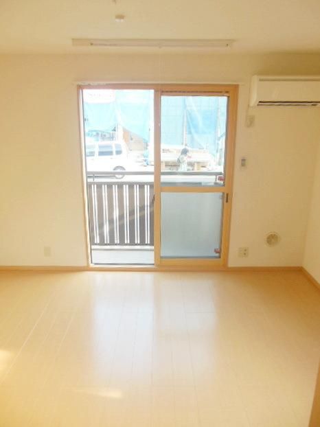 居室・リビング　★明るい洋室２面採光★