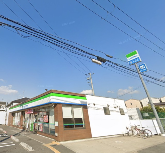 コンビニ　ファミリーマート東大阪玉串町西店（コンビニ）まで574m