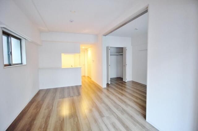 居室・リビング　ゆったり過ごせる居間です