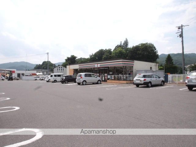 コンビニ　セブンイレブン茅野米沢店（コンビニ）まで1000m