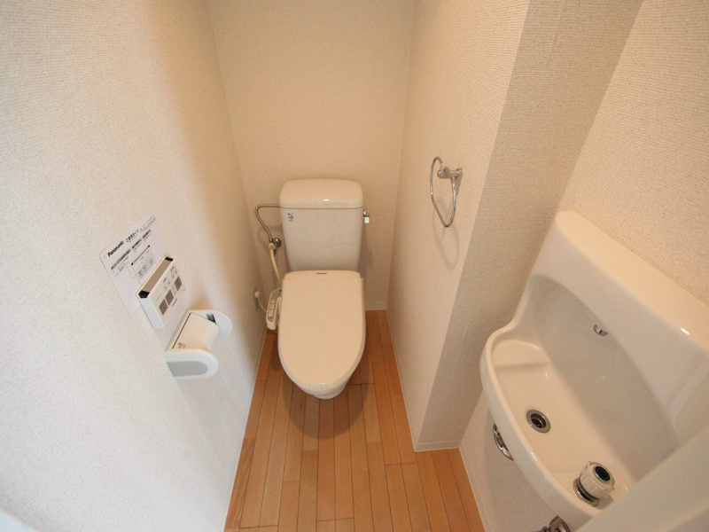 トイレ　温水洗浄暖房便座付トイレ　手洗付