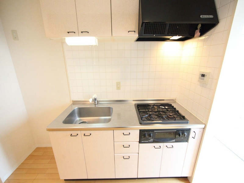 キッチン　システムキッチン（ガス3口コンログリル付）