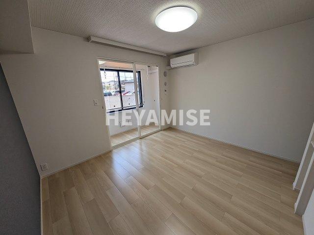 居室・リビング　※室内画像は別号室のもの