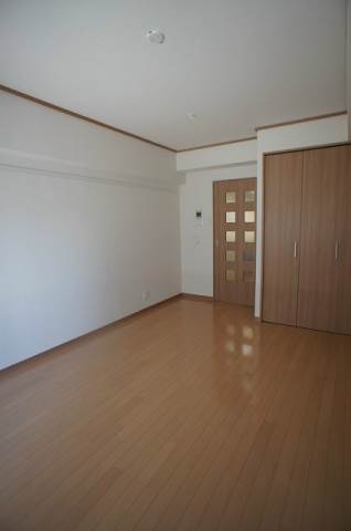 居室・リビング　広々としたリビングルーム。