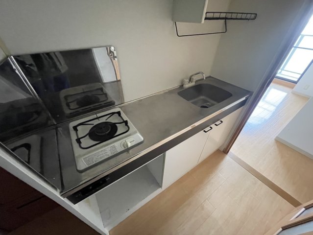 キッチン　同物件別部屋写真