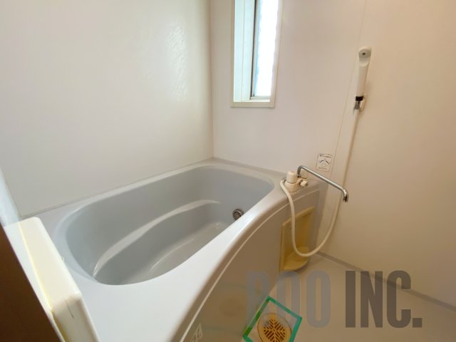 バス・シャワールーム　写真は反転のお部屋です