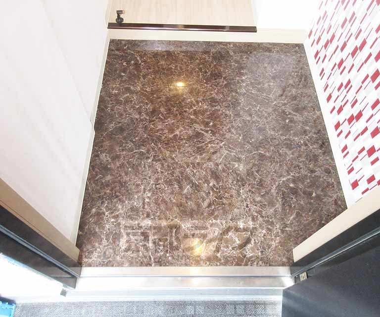 玄関　来客にも安心のスペースです