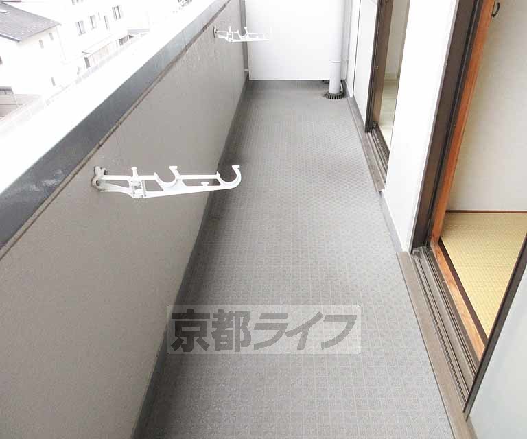 バルコニー　幅員の広いバルコニーです