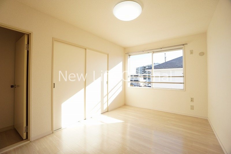 その他部屋・スペース　6.4帖洋室☆独立したお部屋で寝室などにおすすめです☆