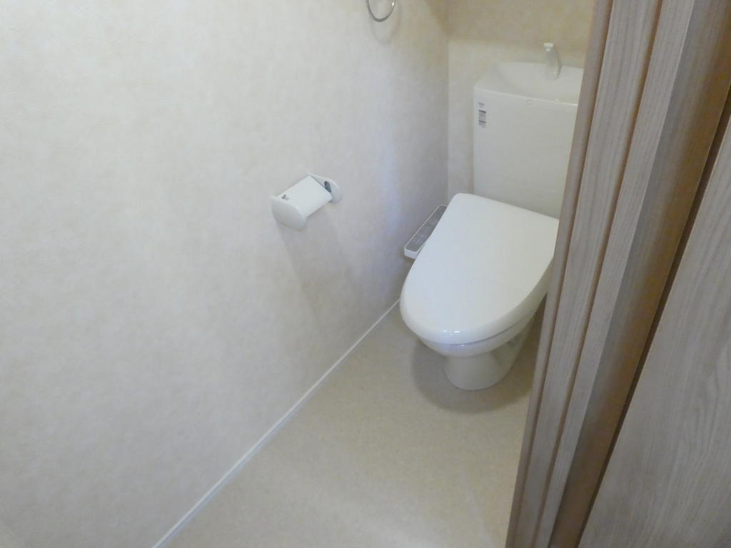 トイレ　もちろんウォシュレット☆
