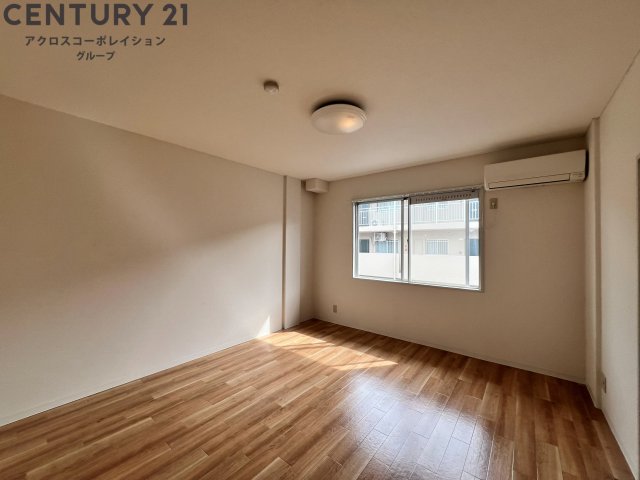 居室・リビング　南向きで日当たり良好なリビングです。