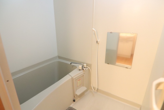 バス・シャワールーム　※別室の参考写真の為、現況優先です。
