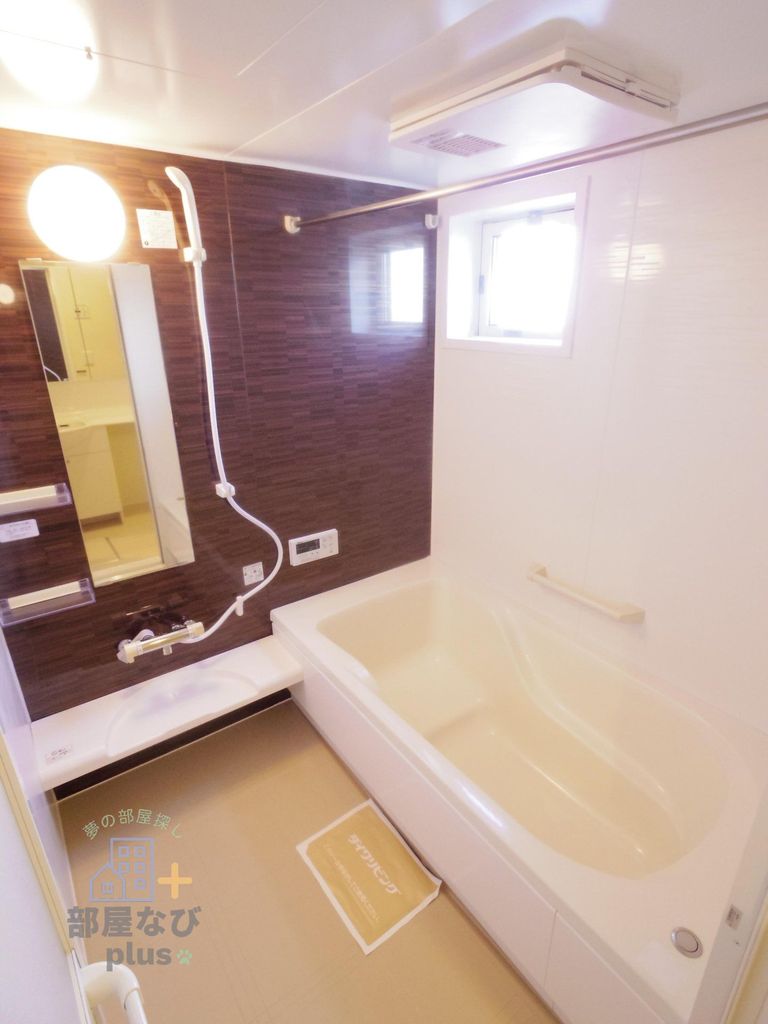 バス・シャワールーム　※他号室写真です