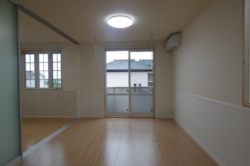 居室・リビング　図面と現状に相違がある場合には現状を優先