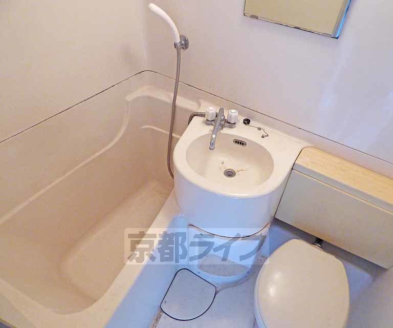 バス・シャワールーム　落ち着くスペースです。