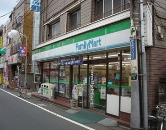 コンビニ　ファミリーマート桜上水北口店（コンビニ）まで636m