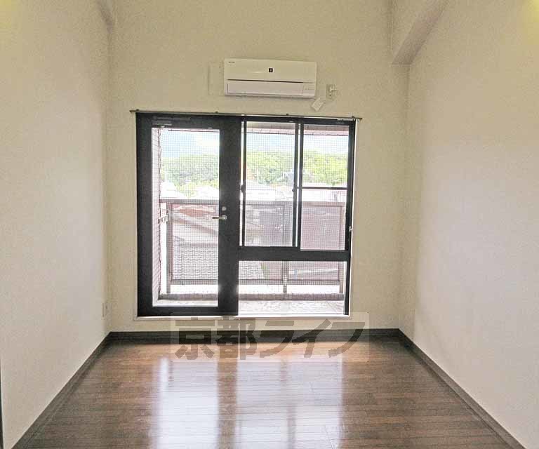 居室・リビング　広々とした洋室７帖です