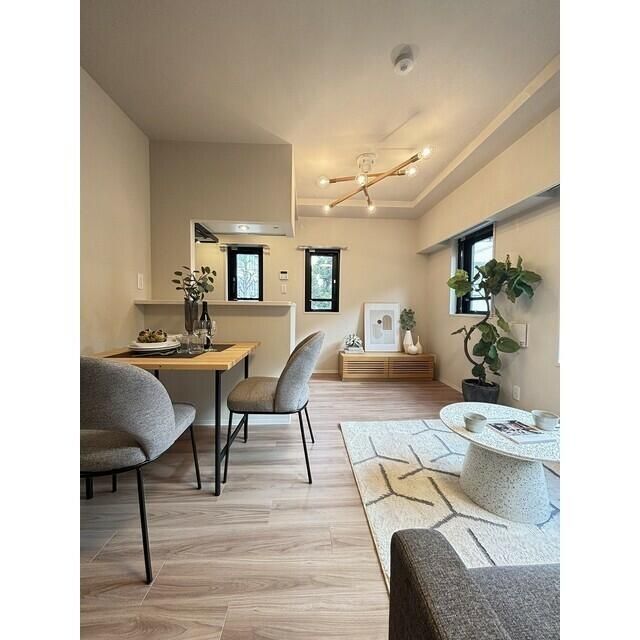 居室・リビング　※家具・家電の備え付けはありません