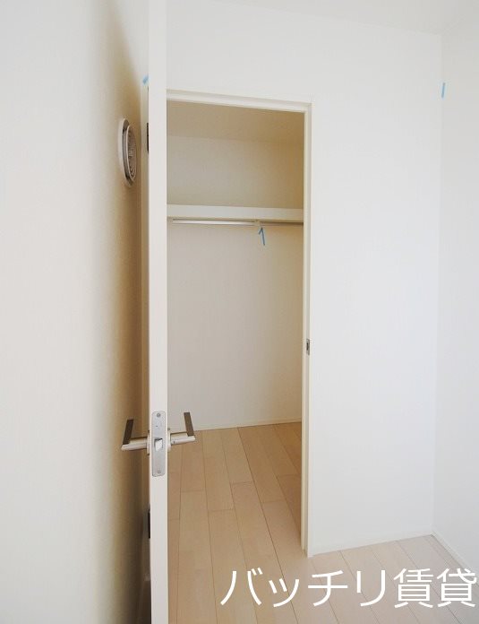 収納　別号室タイプの為、現状を優先致します。