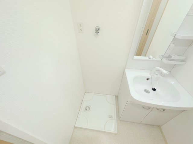 その他設備　嬉しい室内洗濯機置場。これで洗濯機も長持ちしますね。