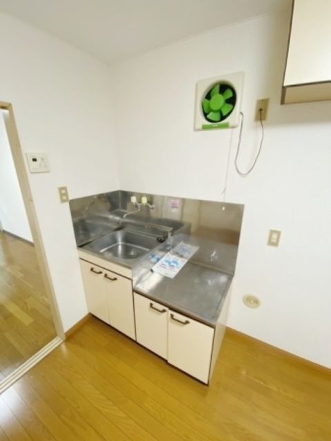 キッチン　お問合せはタウンハウジングまで