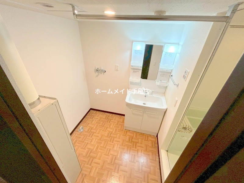 洗面設備　便利な洗面台付きでございます！