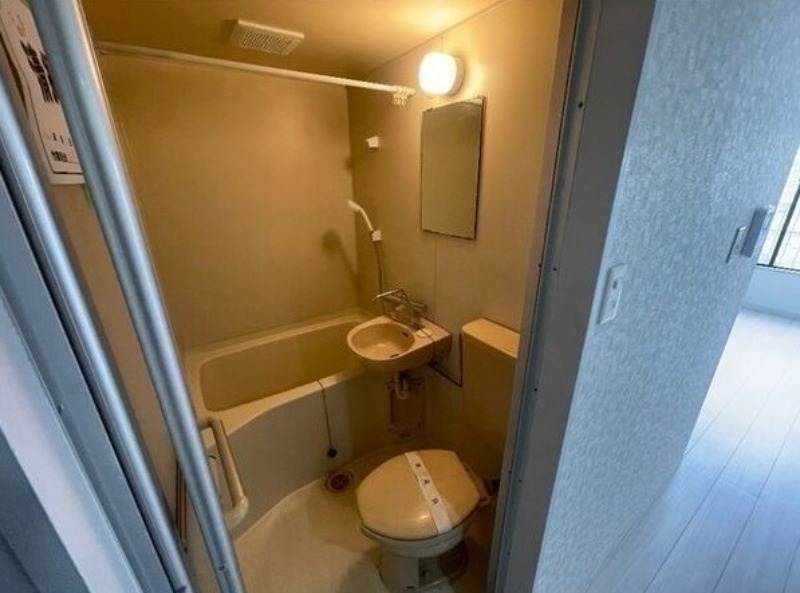 バス・シャワールーム　図面と現状に相違がある場合には現状を優先