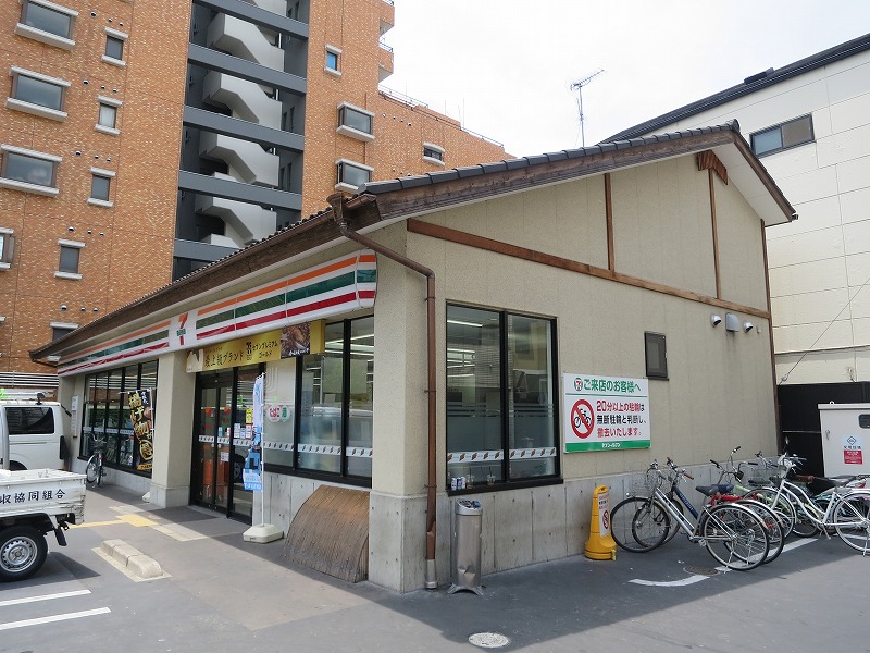 コンビニ　セブンイレブン 京都出世稲荷前店（コンビニ）まで222m