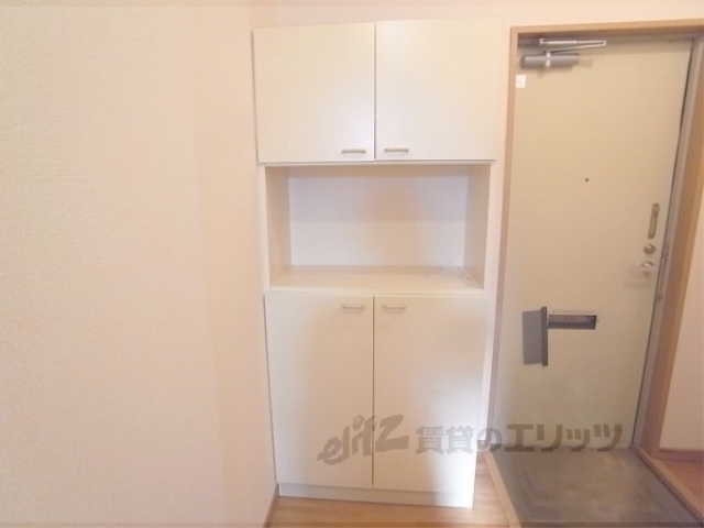 収納　大きな下駄箱ついています