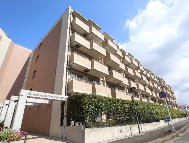 建物外観　☆彡州見台ニュータウンに素敵なマンション登場★オシャレな外観